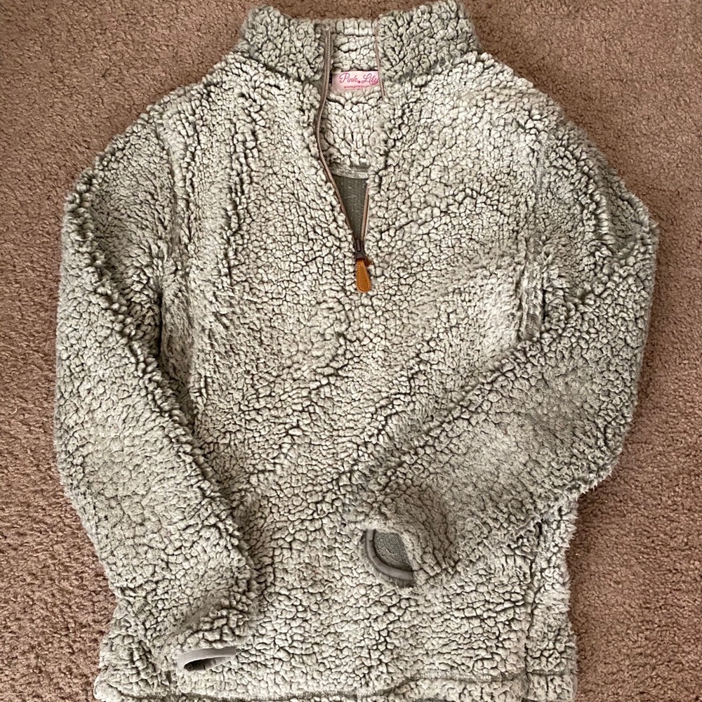 Sherpa Pullover size small